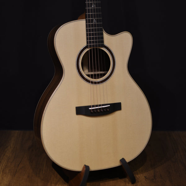 Lakewood M-32C Acoustic Guitar Celtic Inlay