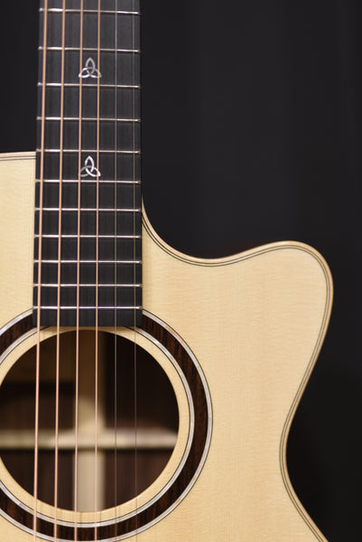 Lakewood M-32C Acoustic Guitar Celtic Inlay
