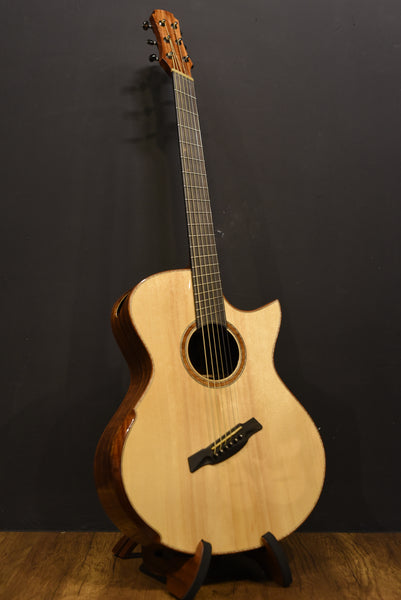 Hozen Guitars Black Label MJ Torrified Adirondack Pacific Koa Baritone Fan Fret | SIKOCSB5AFBJW