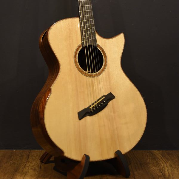 Hozen Guitars Black Label MJ Torrified Adirondack Pacific Koa Baritone Fan Fret | SIKOCSB5AFBJW