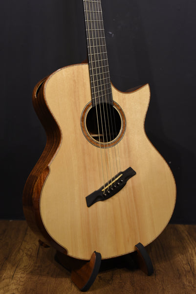 Hozen Guitars Black Label MJ Torrified Adirondack Pacific Koa Baritone Fan Fret | SIKOCSB5AFBJW