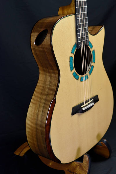 Hozen Guitars Blue Label | Deep OM Sitka Flamed Walnut |  #134 | VIFWCSB4Z